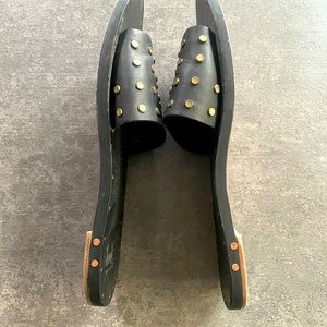 BEEK Lovebird Stud Slides